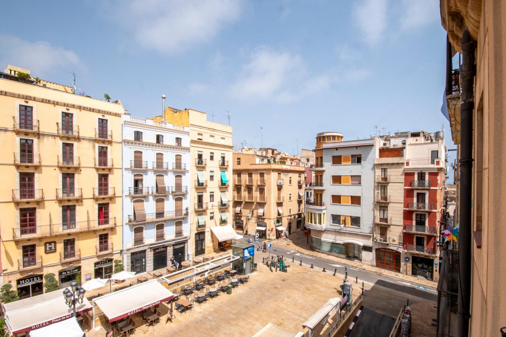 Design Apartment Placa La Font Tarragona Exterior foto